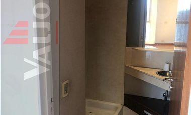 Departamento de 4 ambientes en duplex con terraza propia y cochera