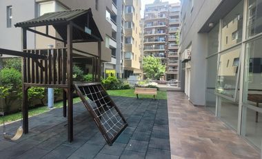 Departamento de 4 ambientes en duplex con terraza propia y cochera