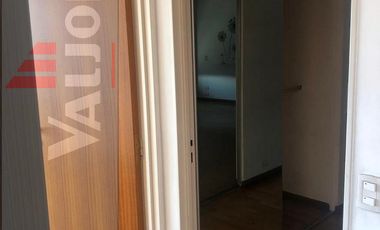 Departamento de 4 ambientes en duplex con terraza propia y cochera