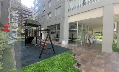 Departamento de 4 ambientes en duplex con terraza propia y cochera