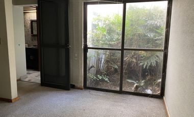 CASA EN VENTA PARA REMODELAR EN CALLE CERRADA