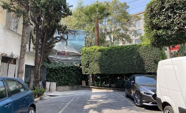 CASA EN VENTA PARA REMODELAR EN CALLE CERRADA