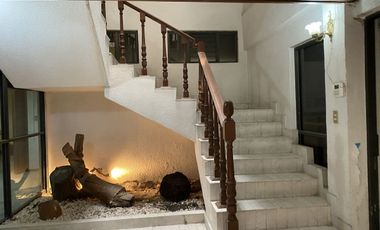 CASA EN VENTA PARA REMODELAR EN CALLE CERRADA
