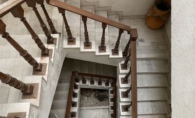 CASA EN VENTA PARA REMODELAR EN CALLE CERRADA