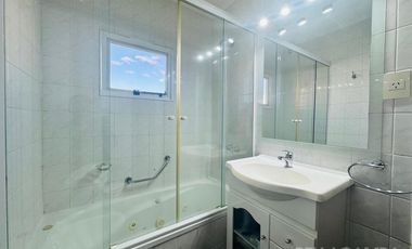 DEPARTAMENTO VENTA TRES AMBIENTES  ESCRITORIO COCHERA CUBIERTA