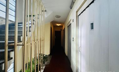DEPARTAMENTO VENTA TRES AMBIENTES  ESCRITORIO COCHERA CUBIERTA