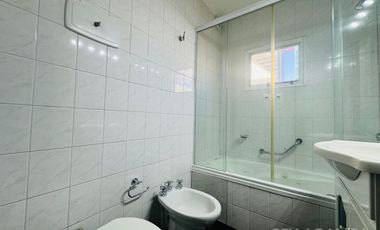 DEPARTAMENTO VENTA TRES AMBIENTES  ESCRITORIO COCHERA CUBIERTA