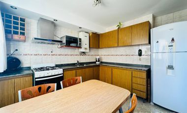 DEPARTAMENTO VENTA TRES AMBIENTES  ESCRITORIO COCHERA CUBIERTA