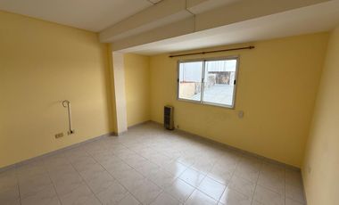 DEPARTAMENTO EN ALQUILER SOBRE AVENIDA