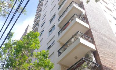 Departamento 2 ambientes en Torre de categoría, vista al río. - San Isidro