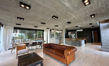 Casa en venta - 5 Dormitorios 2 Baños - Pinamar