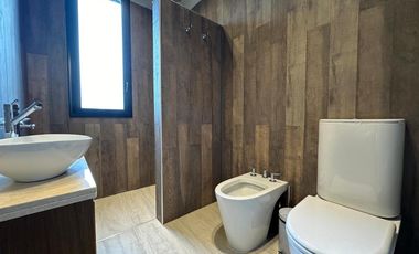 Casa en venta - 5 Dormitorios 2 Baños - Pinamar