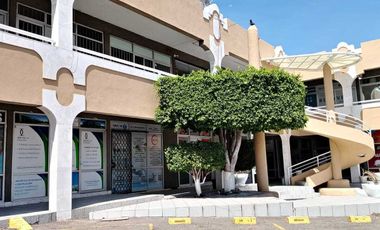 Querétaro. Oficina en Venta. Plaza Comercial Alamos