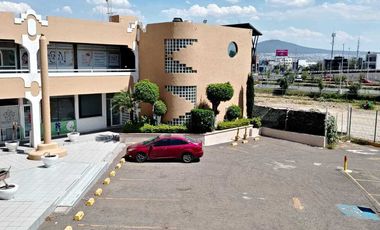 Querétaro. Oficina en Venta. Plaza Comercial Alamos