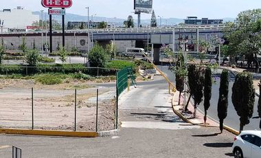 Querétaro. Oficina en Venta. Plaza Comercial Alamos