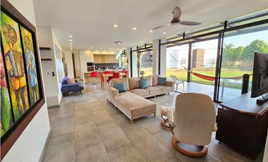 MAGNIFICA CASA CAMPESTRE EN ARRIENDO, VILLAVICENCIO