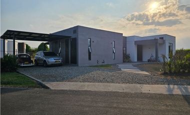 MAGNIFICA CASA CAMPESTRE EN ARRIENDO, VILLAVICENCIO