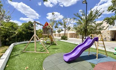 Casa en venta en Verna Conkal en Mérida de 2 plantas 3 recámaras equipada