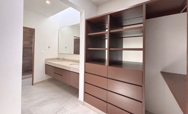 Casa en venta en Verna Conkal en Mérida de 2 plantas 3 recámaras equipada