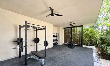 Casa en venta en Verna Conkal en Mérida de 2 plantas 3 recámaras equipada