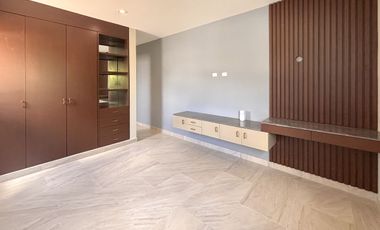 Casa en venta en Verna Conkal en Mérida de 2 plantas 3 recámaras equipada