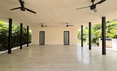 Casa en venta en Verna Conkal en Mérida de 2 plantas 3 recámaras equipada