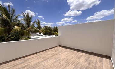 Casa en venta en Verna Conkal en Mérida de 2 plantas 3 recámaras equipada