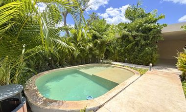 Casa en venta en Verna Conkal en Mérida de 2 plantas 3 recámaras equipada