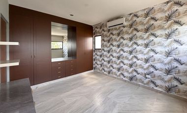 Casa en venta en Verna Conkal en Mérida de 2 plantas 3 recámaras equipada