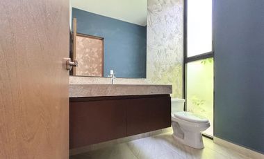 Casa en venta en Verna Conkal en Mérida de 2 plantas 3 recámaras equipada