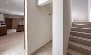 Casa en venta en Verna Conkal en Mérida de 2 plantas 3 recámaras equipada