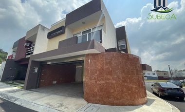 Casa en Venta en Fraccionamiento Privado Villa Montaña, Banderilla