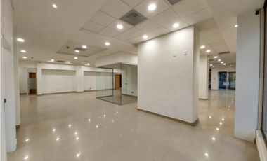 Venta de exclusiva oficina en Milla de oro 8373781