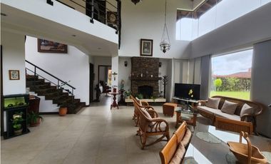 Casa en Arriendo Loma del Escobero Envigado