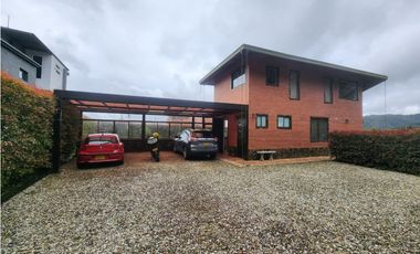 Casa en Arriendo Loma del Escobero Envigado