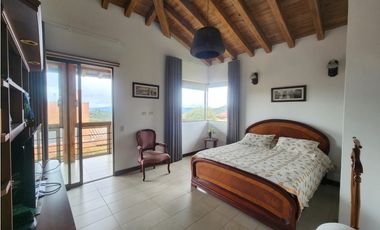 Casa en Arriendo Loma del Escobero Envigado
