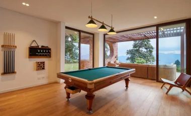 VENTA espectacular CASA en Las Palmas con jacuzzi y vista a la ciudad.