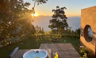 VENTA espectacular CASA en Las Palmas con jacuzzi y vista a la ciudad.
