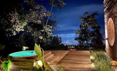 VENTA espectacular CASA en Las Palmas con jacuzzi y vista a la ciudad.
