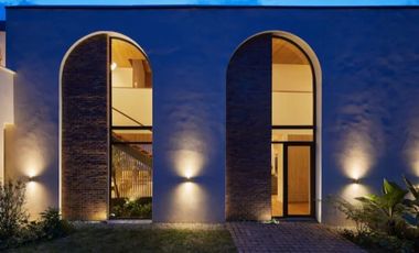 VENTA espectacular CASA en Las Palmas con jacuzzi y vista a la ciudad.