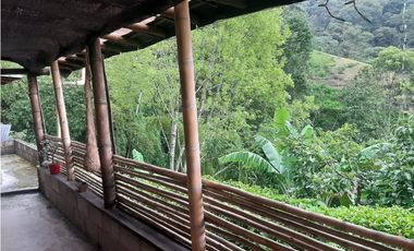 ARRIENDO CASA CAMPESTRE EN SABANETA SECTOR LOMA DE SAN JOSE