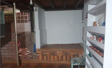 ARRIENDO CASA CAMPESTRE EN SABANETA SECTOR LOMA DE SAN JOSE
