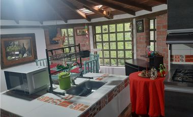 ARRIENDO CASA CAMPESTRE EN SABANETA SECTOR LOMA DE SAN JOSE