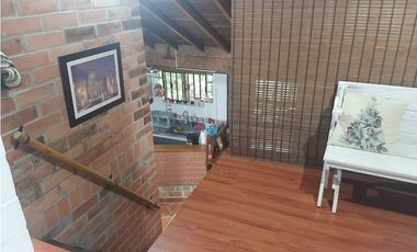 ARRIENDO CASA CAMPESTRE EN SABANETA SECTOR LOMA DE SAN JOSE