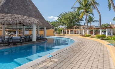 CASA CON DOBLE TERRENO EN CONJUNTO PALMAS DE MALLORCA, SOLEARES , MANZANILLO