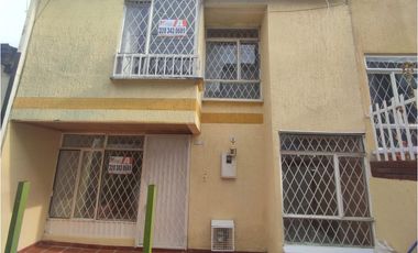 ARRIENDO CASA EN FLORIDABLANCA – TARRAGONA