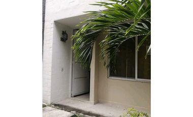 CASA EN CONDOMINIO CON PISCINA RICAURTE