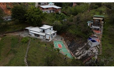 Casa Lote en Venta en Guatape