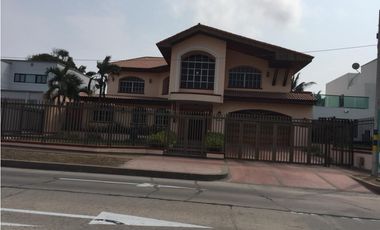 CASA INDEPENDIENTE EN VENTA EN RIOMAR