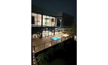 Amoblada ESPECTACULAR Casa Alto de Palmas